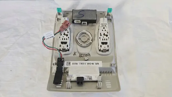 Plafonnier OEM 969809789R pour Renault Arkana image 3