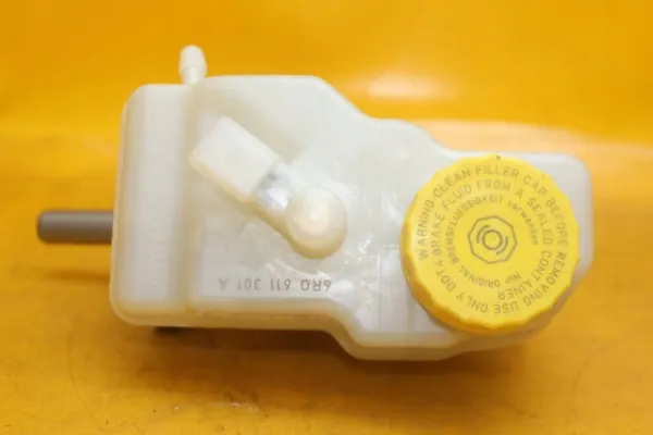 Rempompreservoir Seat Ibiza IV Skoda Audi image 4