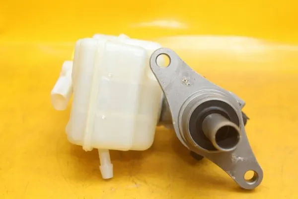 Rempompreservoir Seat Ibiza IV Skoda Audi image 7