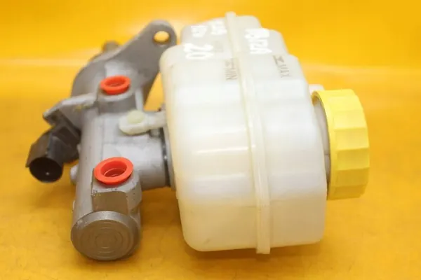 Rempompreservoir Seat Ibiza IV Skoda Audi image 9