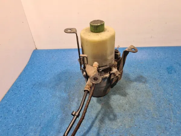 Skoda servostyrpump OEM 6R0423156C - Begagnad image 5