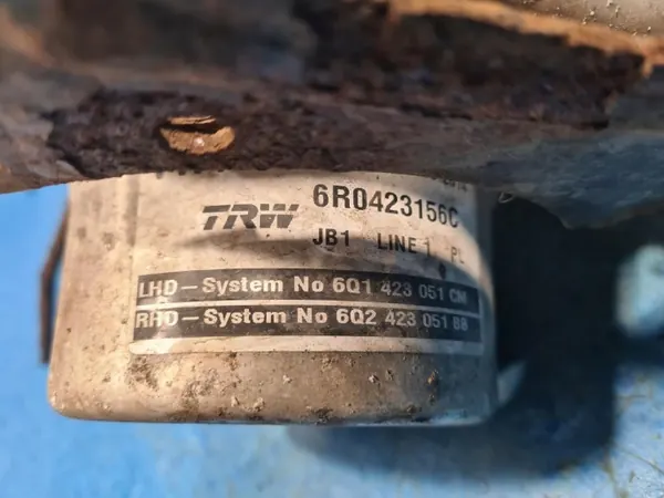Skoda servostyrpump OEM 6R0423156C - Begagnad image 7