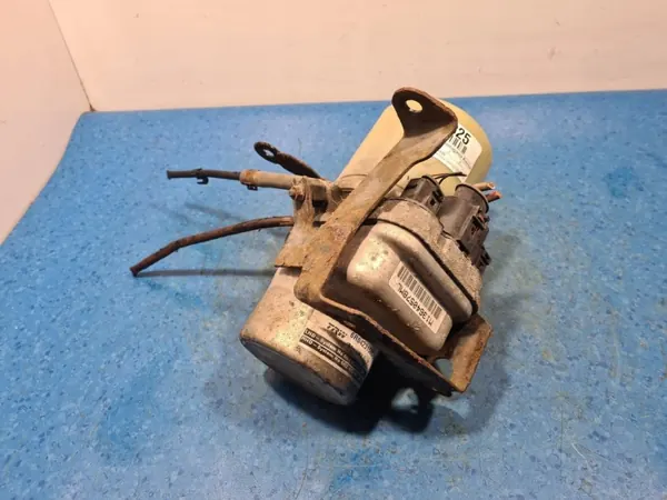 Skoda servostyrpump OEM 6R0423156C - Begagnad image 8