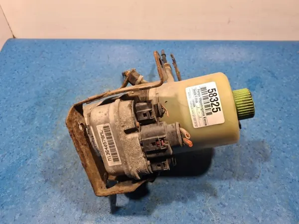Skoda servostyrpump OEM 6R0423156C - Begagnad image 9