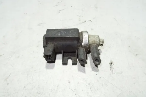 Elektromagnetisk ventil AUDI A6 2.5L Diesel 2000 OEM 8D0906627B image 2