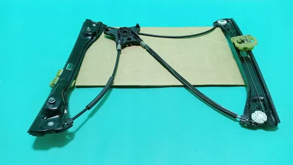 Regulador de janela porta dianteira direita SKODA RAPID 5JA837462 image 2