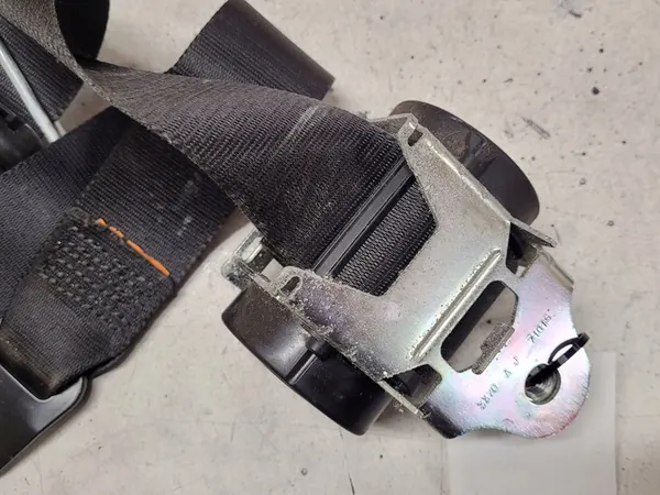 Front Left Seat Belt FORD FOCUS C-MAX 1.6L diesel OEM 609887100A image 5