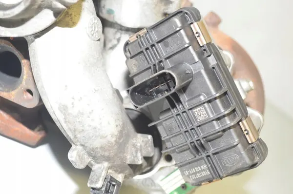 BMW Turbo OEM 1165851094 voor 5 Touring F11 image 5