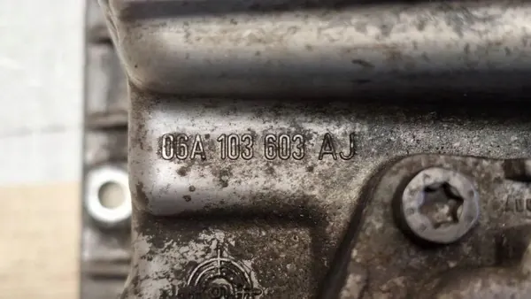 Oliepan OEM 06A103603AJ voor VW Golf 5 1.6 image 4