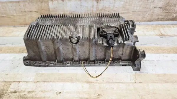 Oliepan OEM 06A103603AJ voor VW Golf 5 1.6 image 5