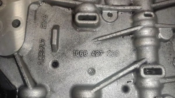 Jaguar XF 3.0D mekatroniikkalevy OEM 1068427229 image 5