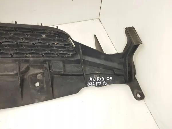 Toyota Auris 150 Upper Grille 5311102390 image 7