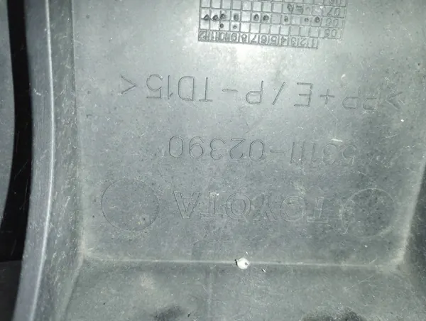 Toyota Auris 150 Upper Grille 5311102390 image 9