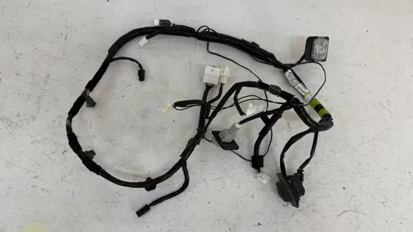 Bandeau d'éclairage tableau arrière Mazda 3 III OEM BPM567060 image 3