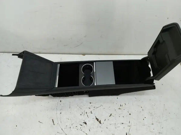 TESLAM3TUNEL Tesla Model 3 2024 Mittkonsol Armstöd image 3