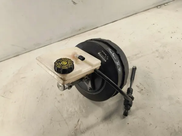 Pompe de servo-frein Renault Master III 472100453R image 1