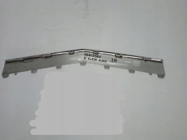 Moldura de para-choque dianteiro Mercedes-Benz E C207 W207 A2078850300 image 4