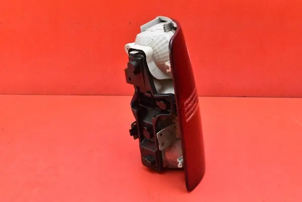 Vänster Bakljus 1T0945095J VW Touran Lift 06-10 image 5