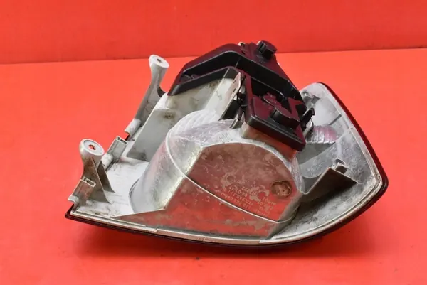 Vänster Bakljus 1T0945095J VW Touran Lift 06-10 image 6