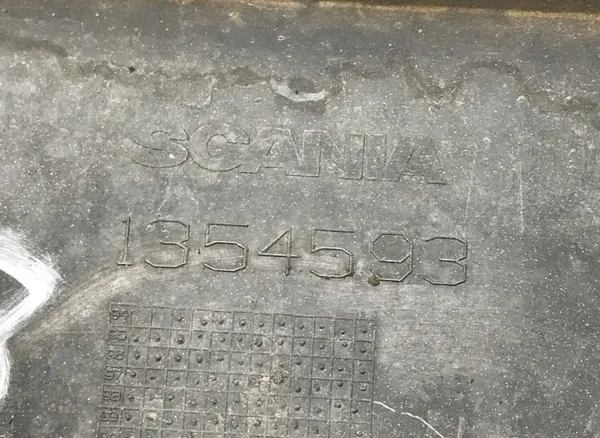 Placa de degrau Scania OEM 1354593 esquerda pequena image 4