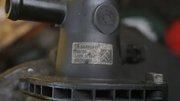 Carcaça do termostato da bomba de água Opel Insignia 2.0 CDTI 55486847 image 3