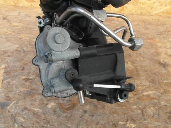 AUDI A4 B7 2.0 TFSI Ansaugkrümmer 06F133482 image 3