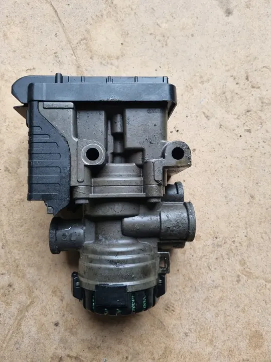 EBS-Modulatorventil OEM 21114974 Vorne Volvo FL FE image 2
