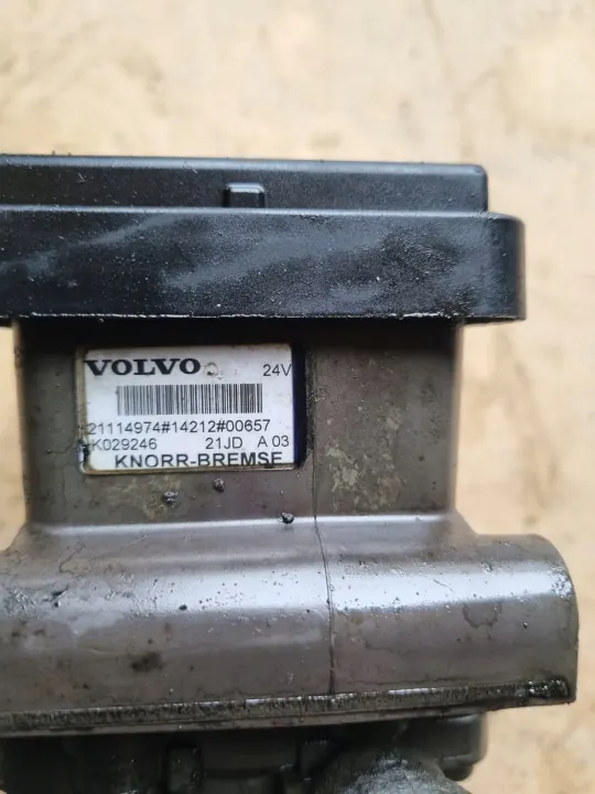 EBS-Modulatorventil OEM 21114974 Vorne Volvo FL FE image 4