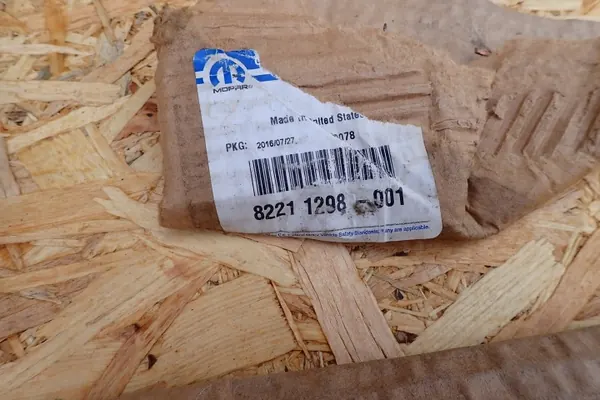 Couvercle dur Dodge RAM 1500 Longhorn OEM 82211298 image 7