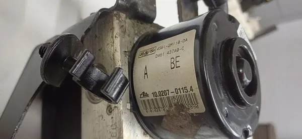 POMPE DE FREIN ABS FORD FIESTA MK6 07R LIFT 4S61-2M110-DA image 6