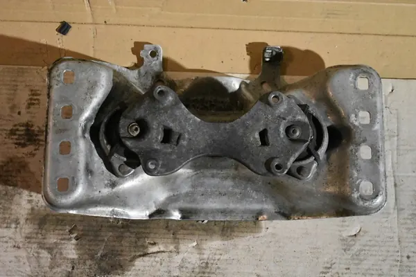 Suporte de transmissão Mercedes E63 W213 image 2