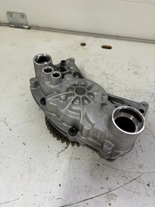 Bomba de óleo Volvo FH4 FH5 OEM 23297893 image 3