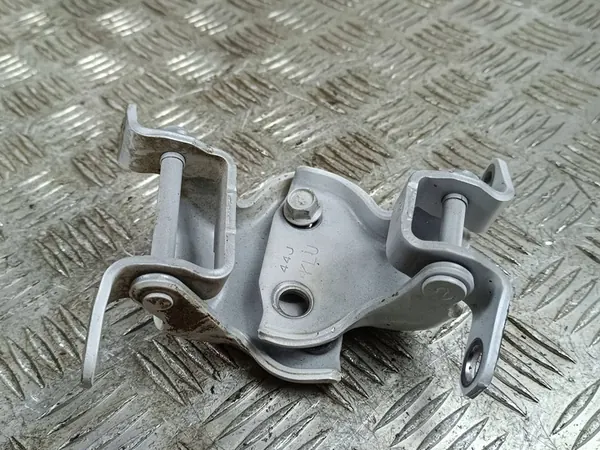 2025 Subaru Forester SK Vordertüren Scharniere OEM FOB54631 image 1