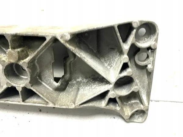 Support de boîte BMW OEM 6858029 pour Série 5 F10 image 3