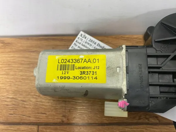Moteur de siège Dodge Charger 2015 OEM L0243367AAPINYA image 9