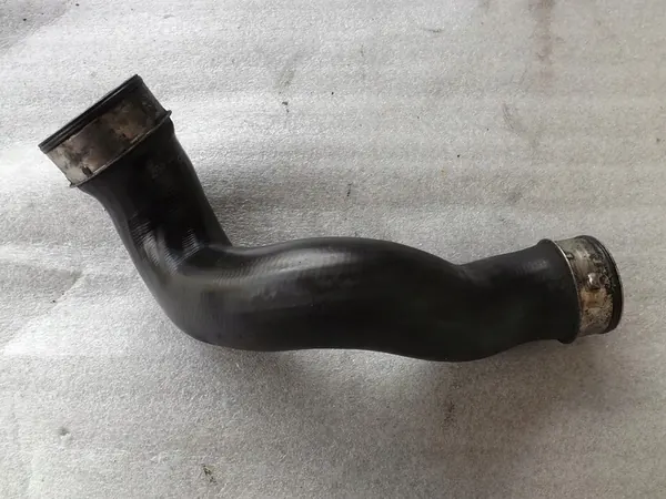 Tubería intercooler Mercedes C-Class W203 2.2 CDI A2035281582 image 2