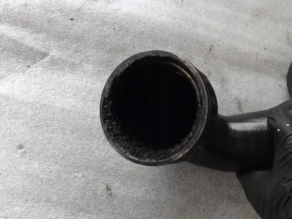 Tubería intercooler Mercedes C-Class W203 2.2 CDI A2035281582 image 3