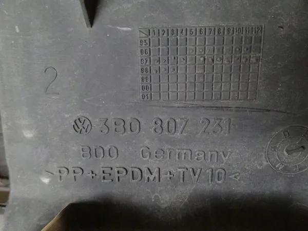 VW PASSAT B5 2002 Front Grill 3B0807231 image 7