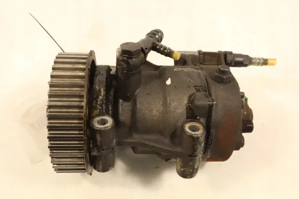 OEM 8200057225 ruiskutuspumppu Renault Clio II:lle image 3