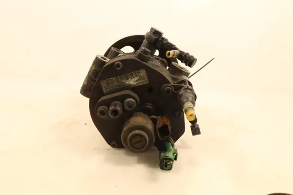 OEM 8200057225 ruiskutuspumppu Renault Clio II:lle image 4