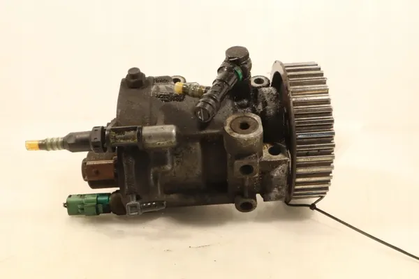 OEM 8200057225 ruiskutuspumppu Renault Clio II:lle image 6