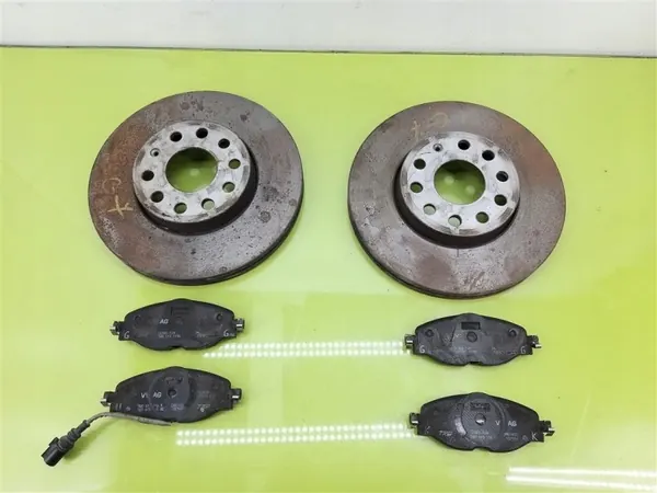 Gebrauchte Audi Q2 Bremsscheiben & Beläge Set OEM TARCZE Q2 image 2