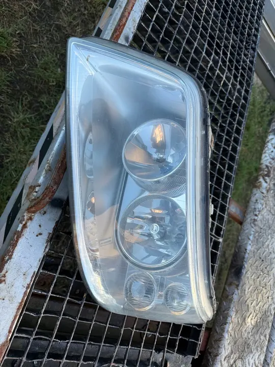 Farol esquerdo Volkswagen Transporter T5 image 3