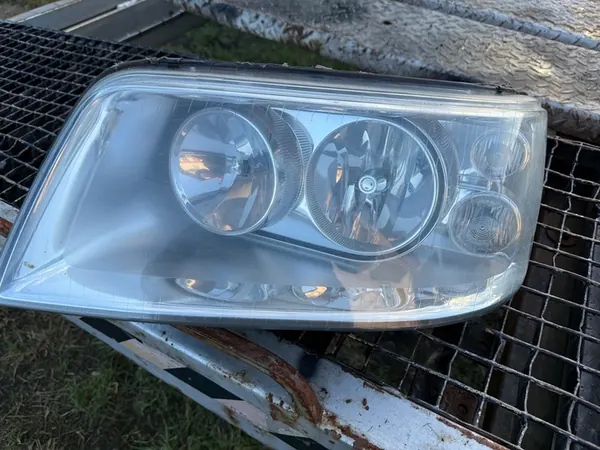 Farol esquerdo Volkswagen Transporter T5 image 4