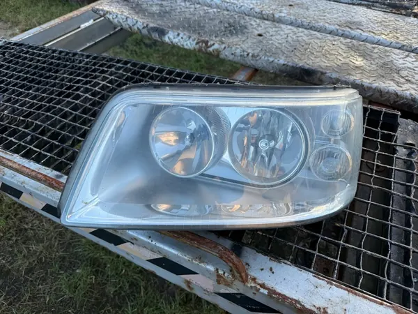 Farol esquerdo Volkswagen Transporter T5 image 5