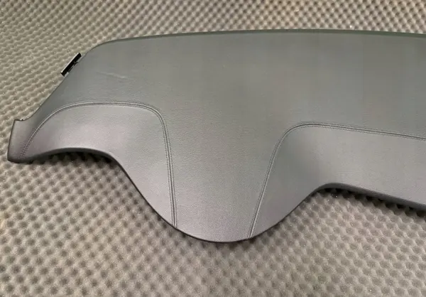 Tesla Model S kojetaulun yläosa OEM 100225405GVV image 3
