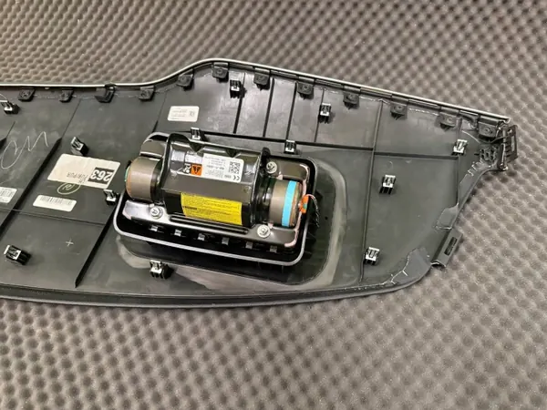 Tesla Model S kojetaulun yläosa OEM 100225405GVV image 6