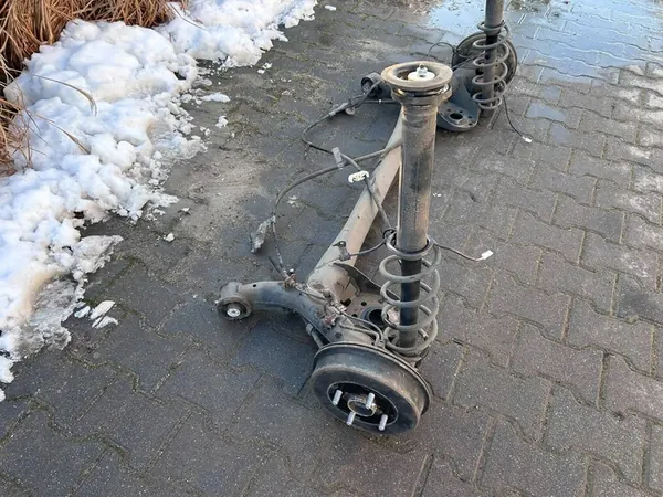 Toyota Yaris III Lift 1.5 Sospensione Posteriore OYT25828 image 3