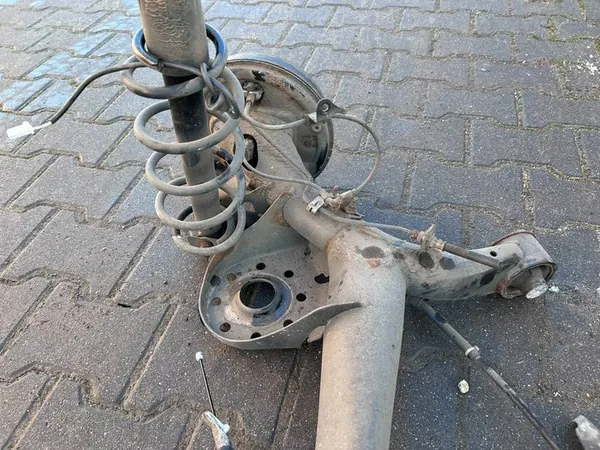 Toyota Yaris III Lift 1.5 Sospensione Posteriore OYT25828 image 7