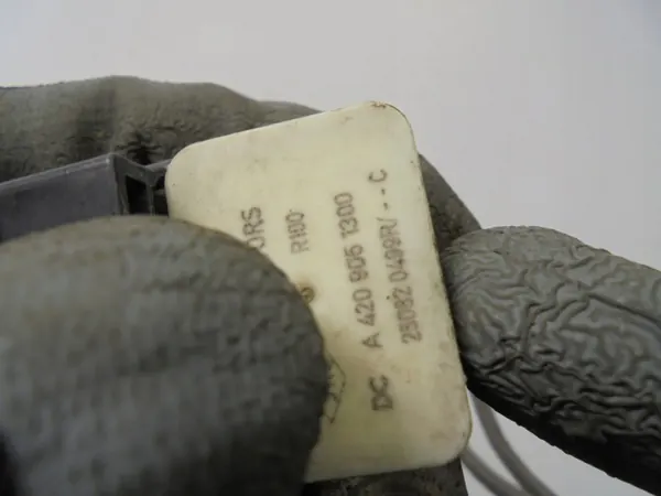 Dacia Jogger Minusklem OEM A4209051300 image 4